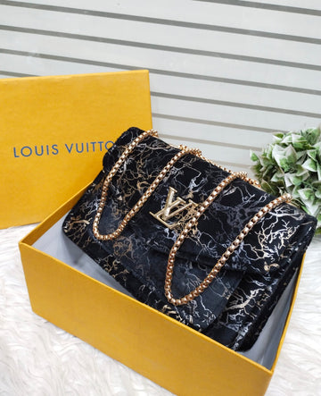 Louis Vuitton Cross body Style